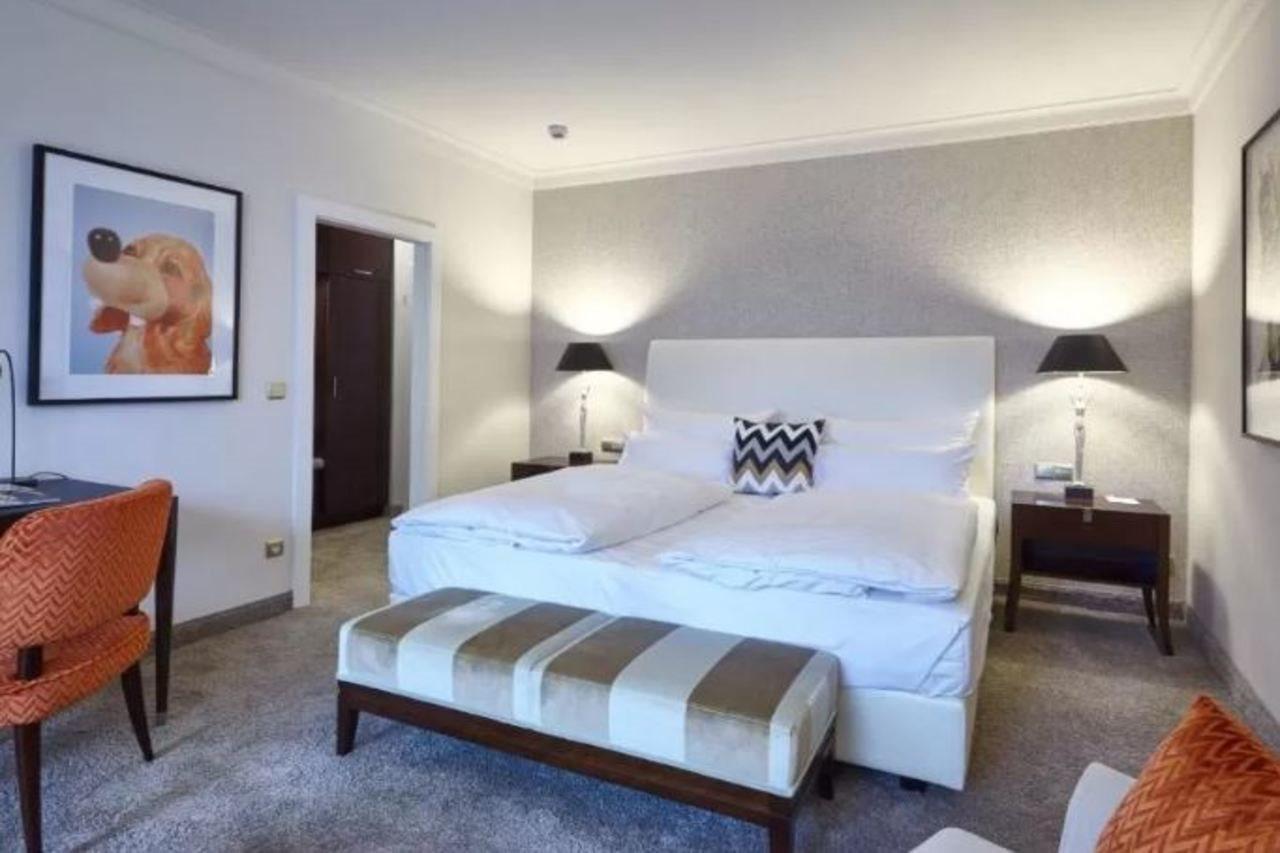 Bernstein Hotel Villa Kastania Berlin Bagian luar foto