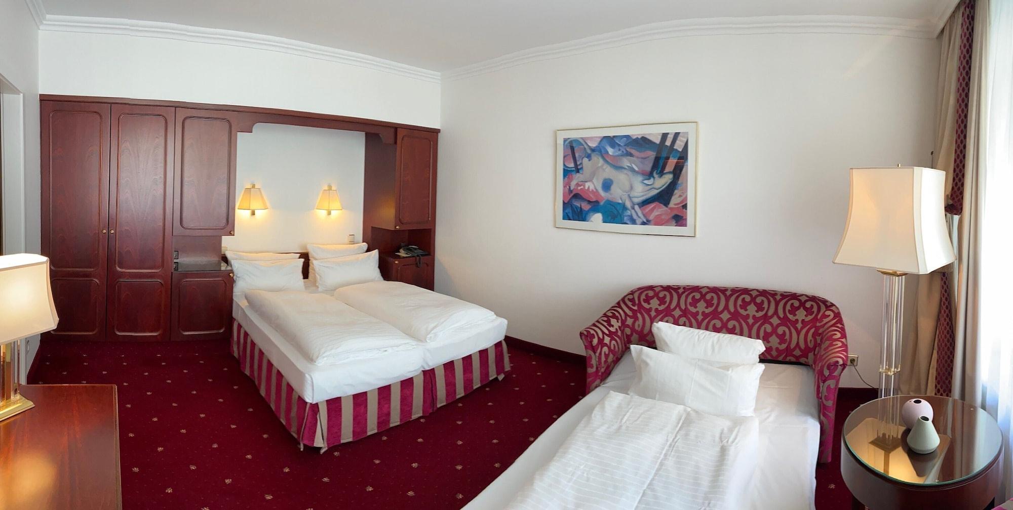 Bernstein Hotel Villa Kastania Berlin Bagian luar foto
