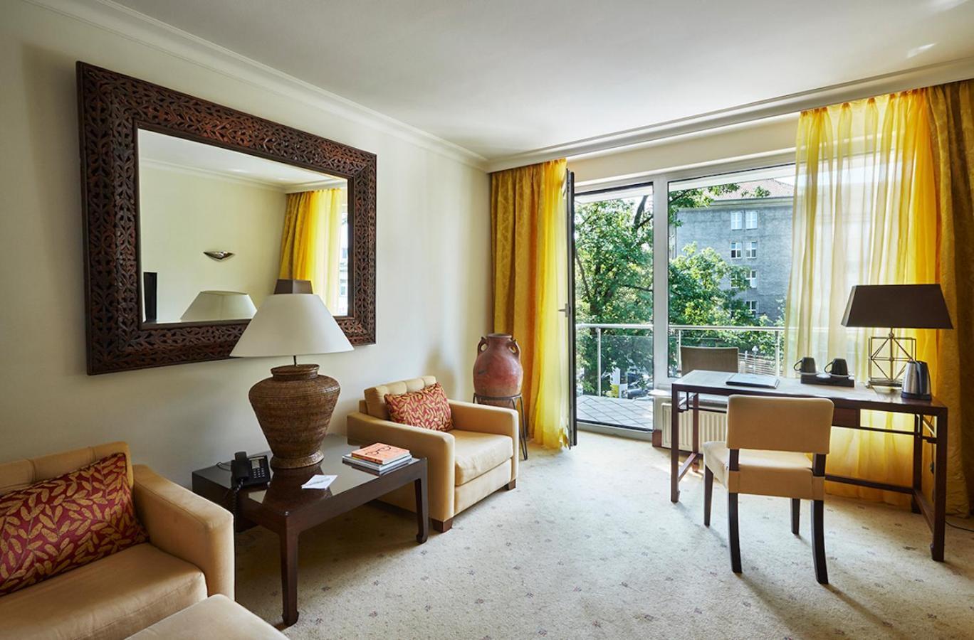 Bernstein Hotel Villa Kastania Berlin Bagian luar foto