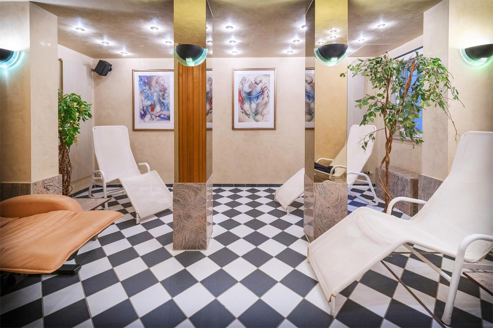 Bernstein Hotel Villa Kastania Berlin Bagian luar foto