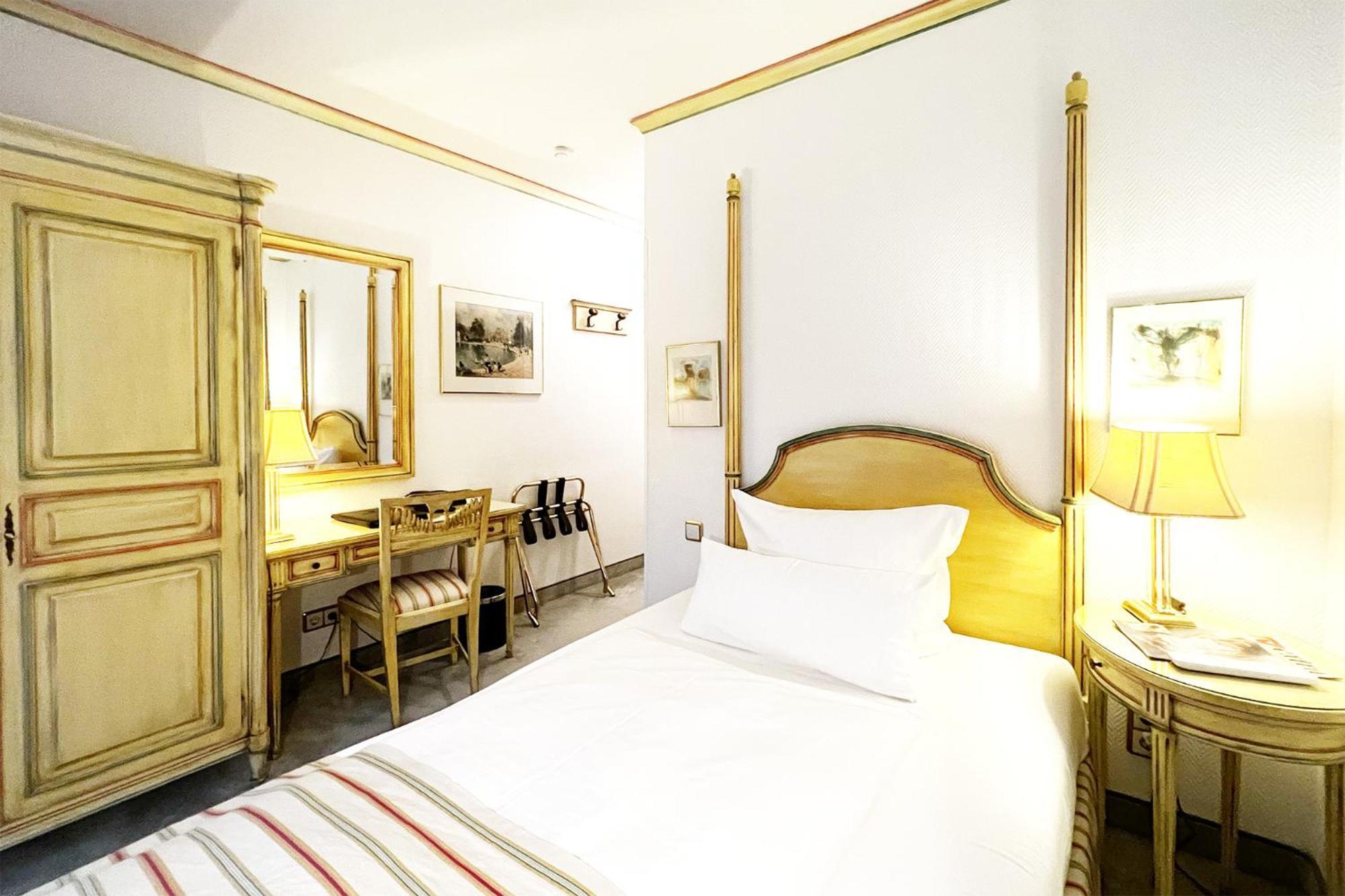 Bernstein Hotel Villa Kastania Berlin Bagian luar foto