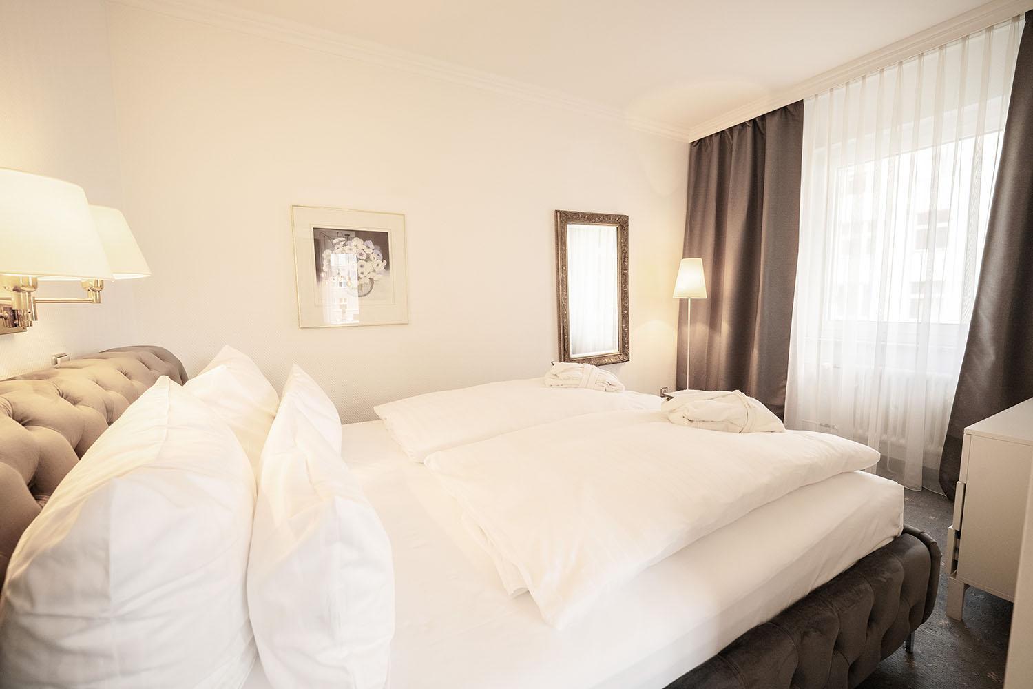Bernstein Hotel Villa Kastania Berlin Bagian luar foto