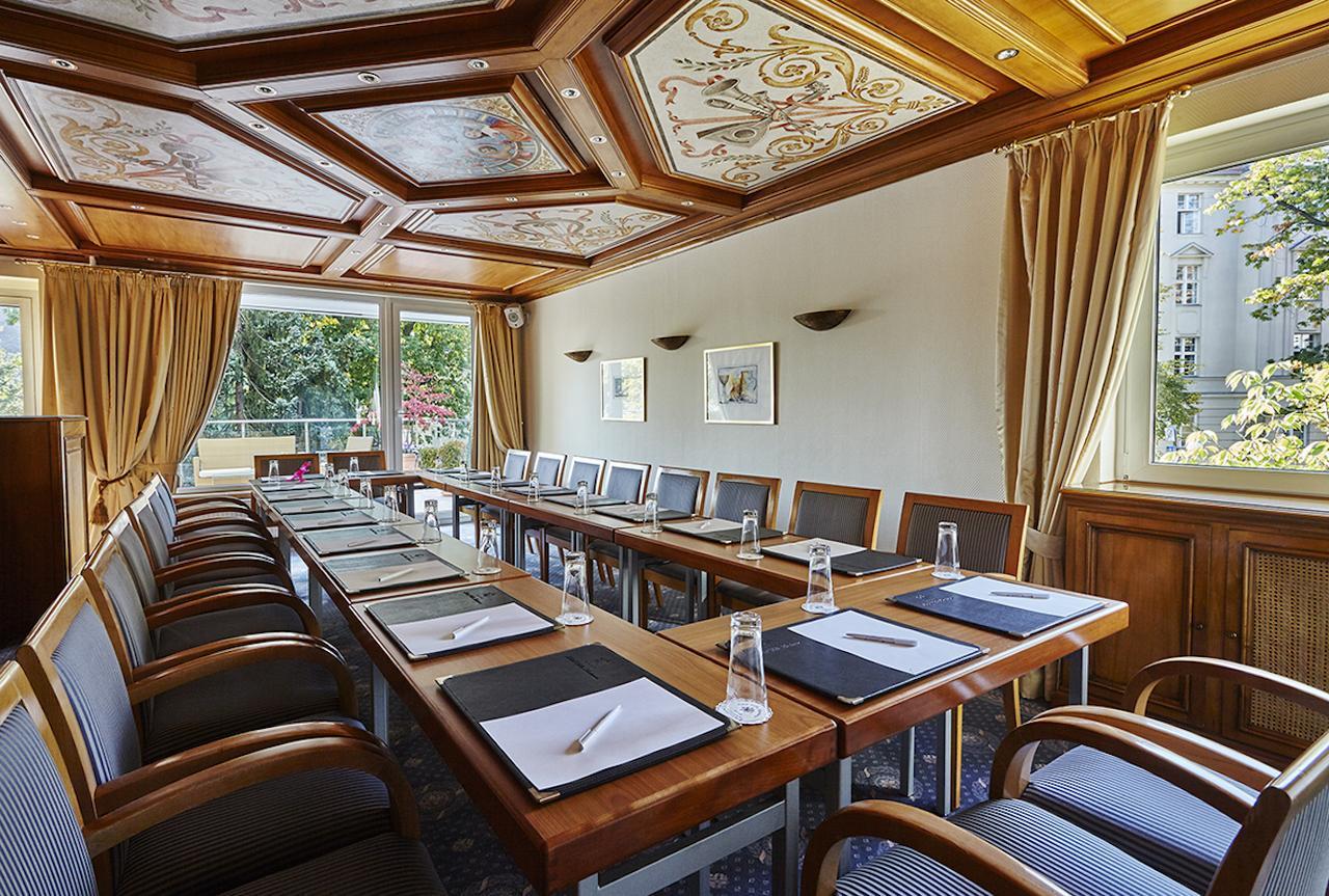 Bernstein Hotel Villa Kastania Berlin Bagian luar foto